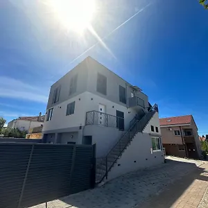 Ena , Kaštela Chorwacja